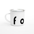 Weiße Emaille-Tasse mit silbernem Rand und großem "Foil"-Schriftzug