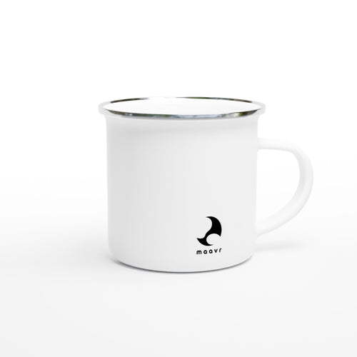 Weiße Emaille-Tasse mit kleinem schwarzen maavr Logro