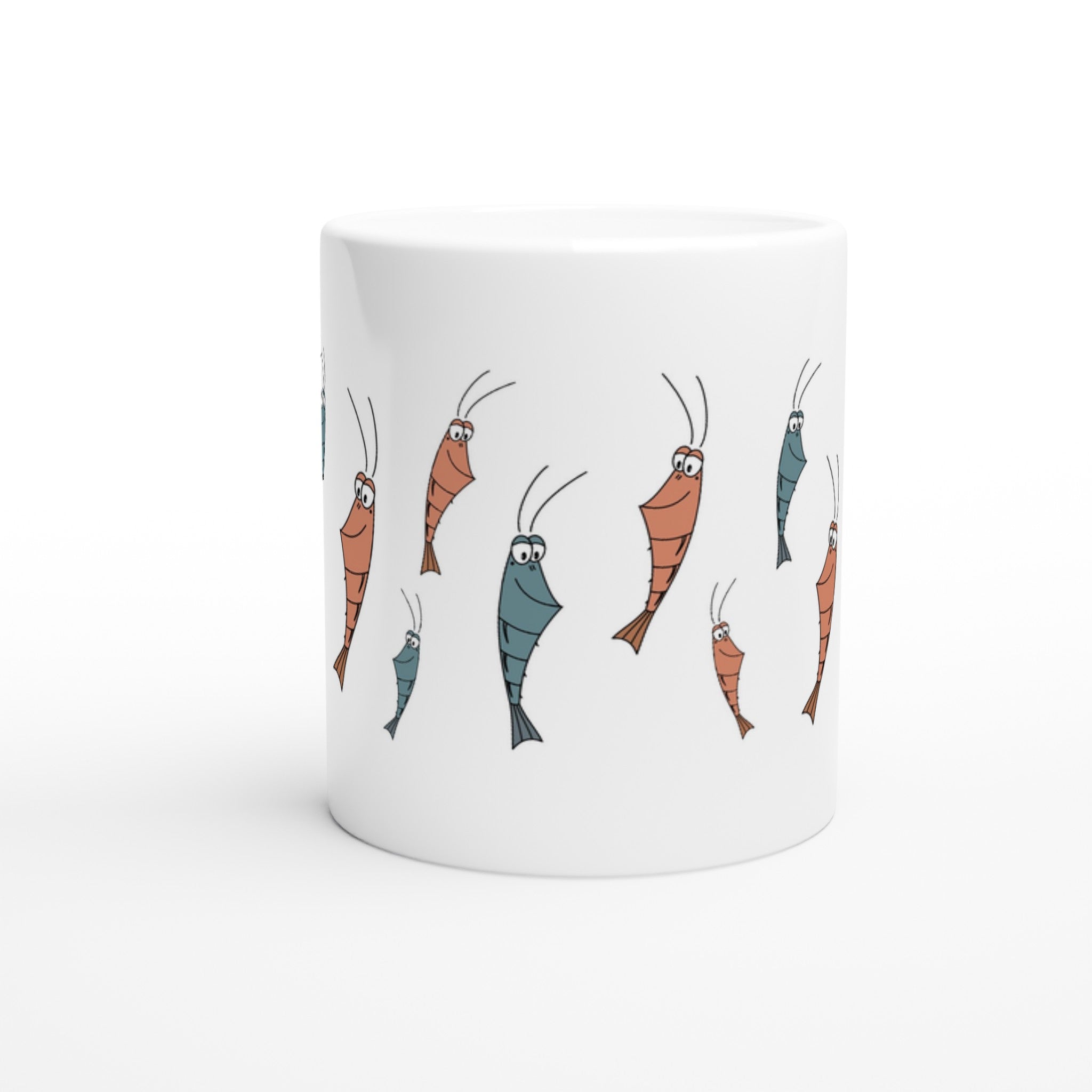 Keramiktasse mit umlaufendem Garnelen Motiv auf weißem Hintergrund