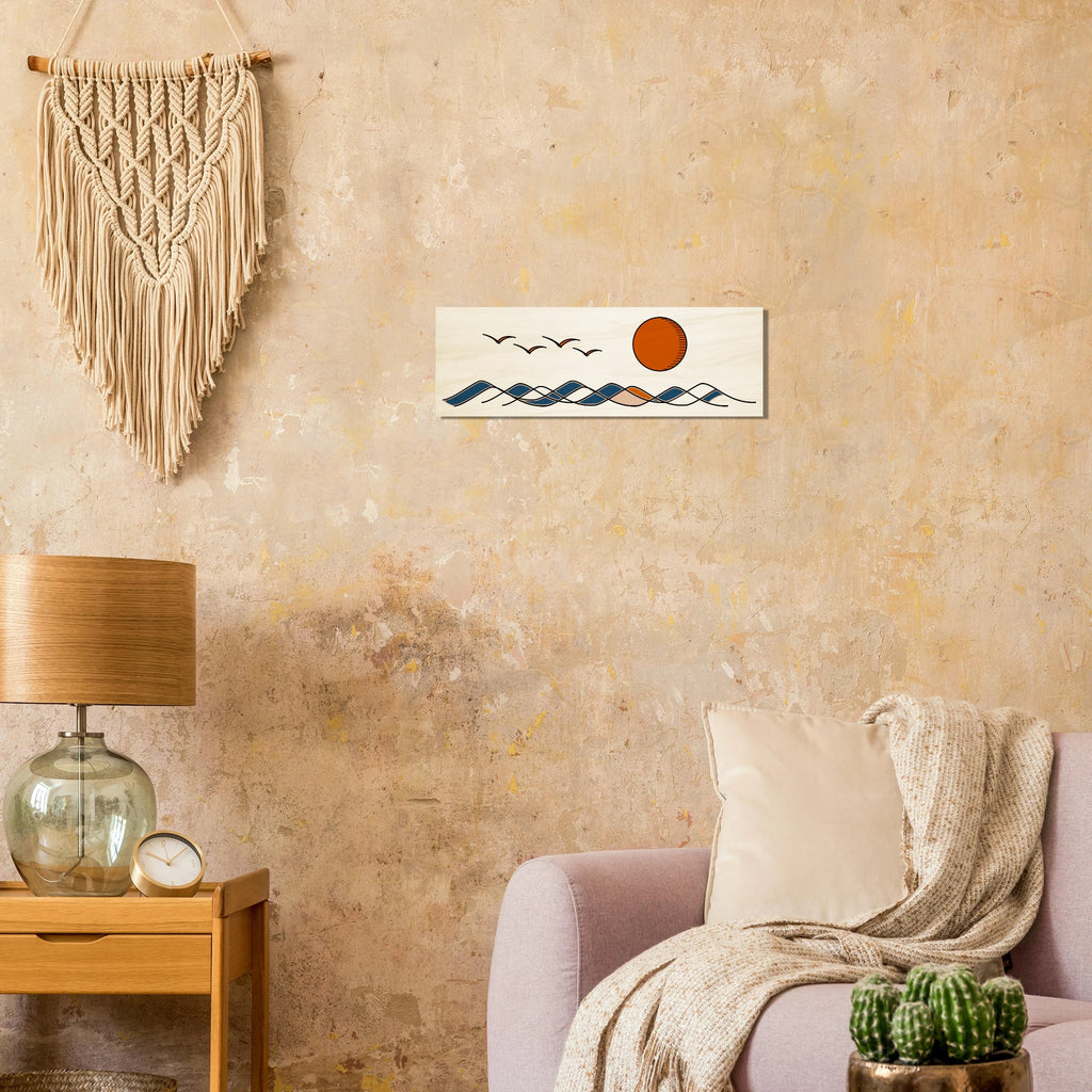Maritime Wandkunst mit Sonne, Wellen und Seevögeln in wohnlicher Einrichtung