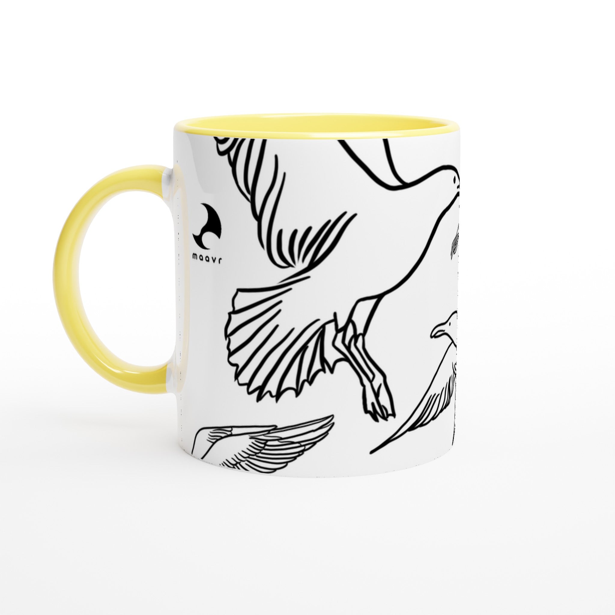 Weiß-gelbe Keramiktasse mit  Line-Art-Möwen-Motiv und maavr-Logo
