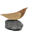 Seagull on the Rock - handgefertigter Holzvogel auf Naturstein