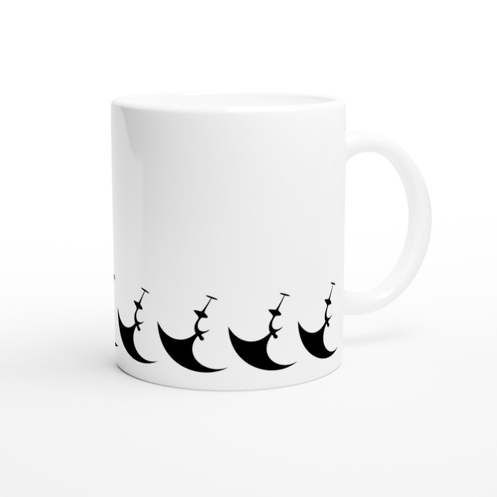 Weiße Keramiktasse mit einer reihe Wingfoil-Icons, die einen einhändigen Backflip zeigen
