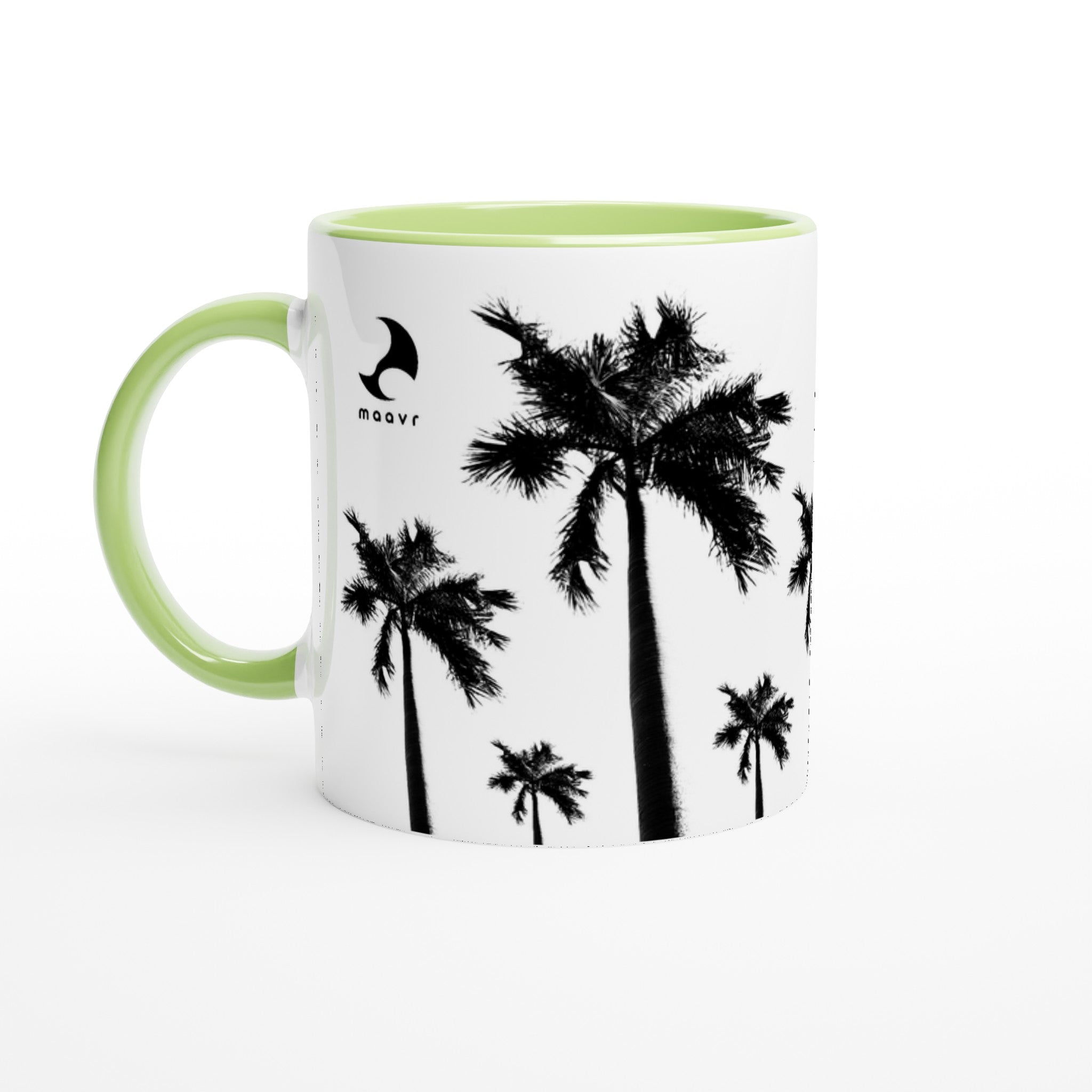Weiße Keramiktasse mit Palmen-Motiven, maavr Logo, grüner Innenfläche und grünem Henkel