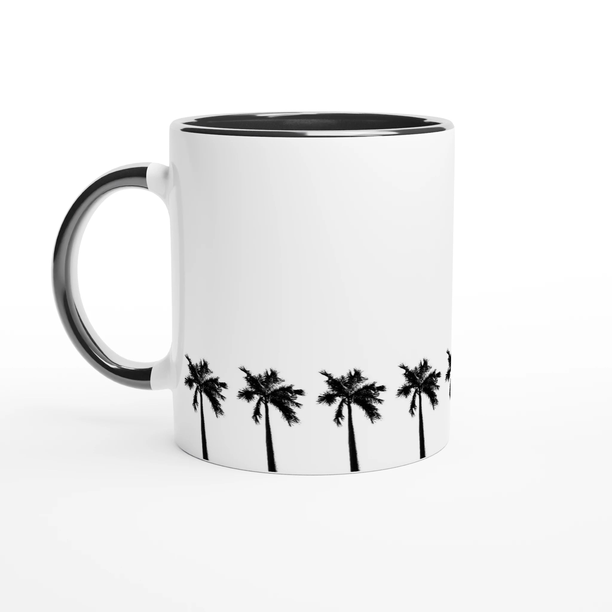 Keramiktasse mit umlaufendetr Palmenreihe, schwarzer Innenfläche und schwarzem Henkel