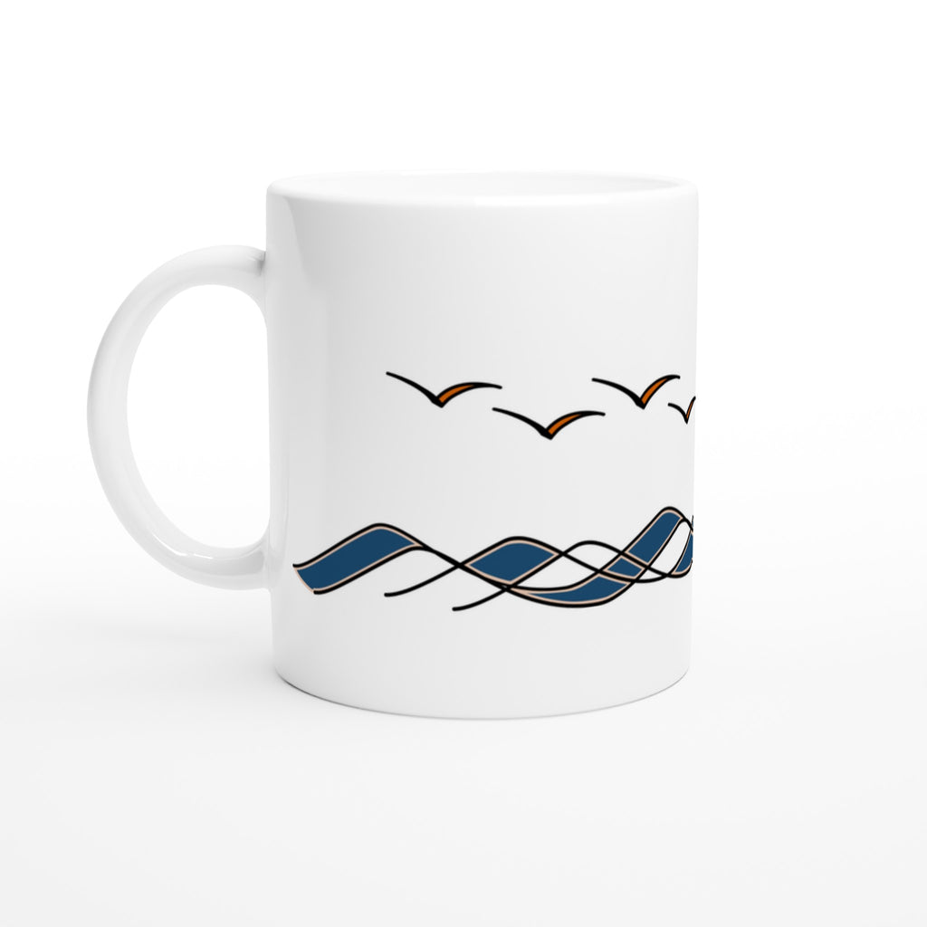 Keramiktasse mit stilisierten Wellen und fliegenden Möwen