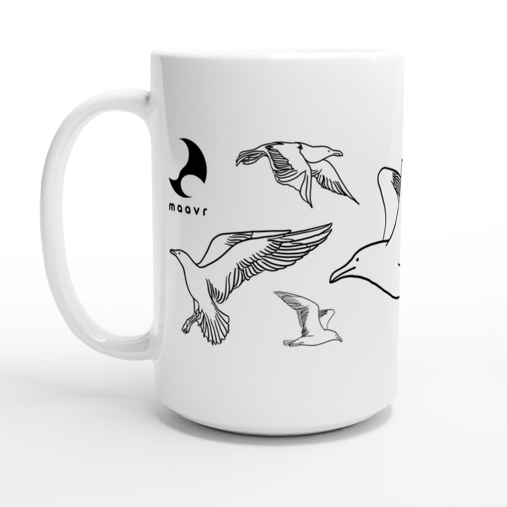 Weiße XL-Tasse mit Line Art Möwen und maavr Logo