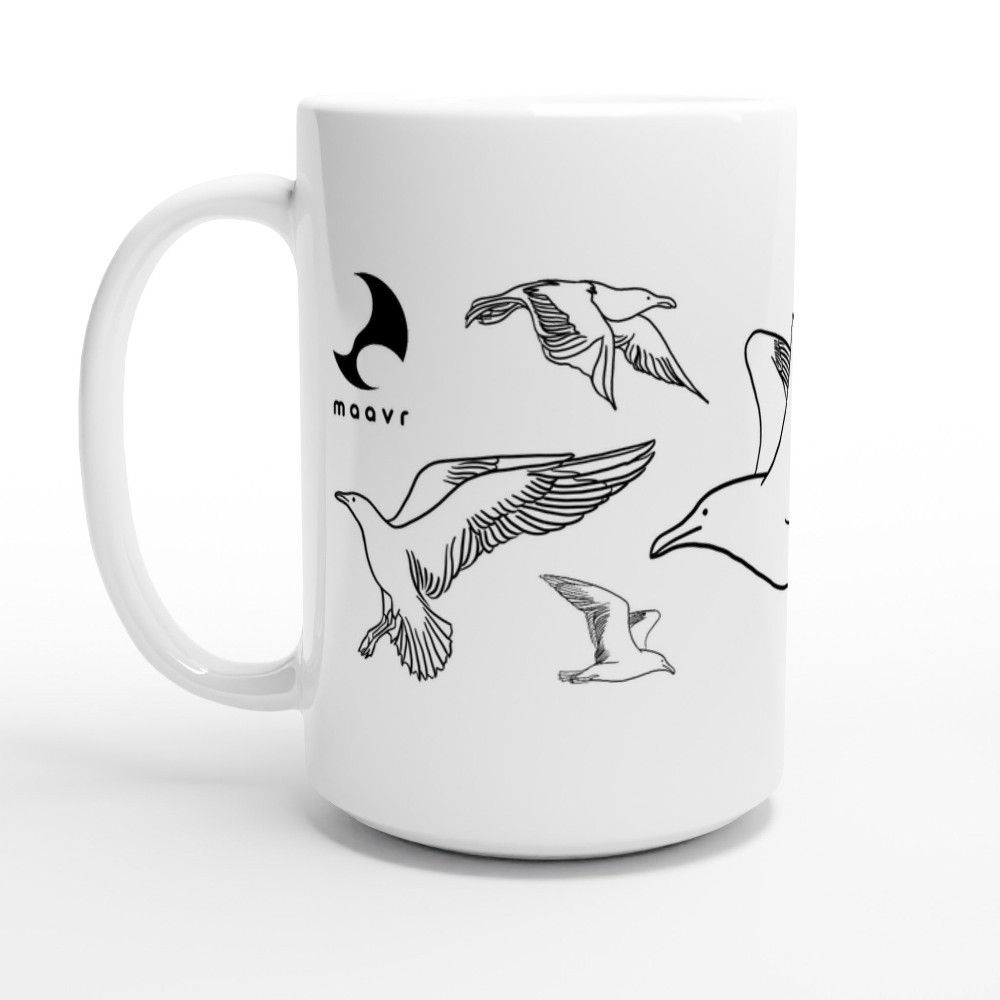 Weiße XL-Tasse mit Line Art Möwen und maavr Logo